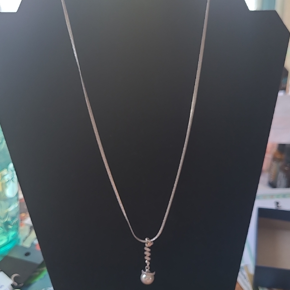 Pretty Bird 18k White Gold Chain with Faux Pearl Pendant